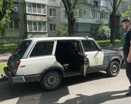 Белый ВАЗ 2104, объемом двигателя 0 л и пробегом 250 тыс. км за 450 $, фото 3 на Automoto.ua