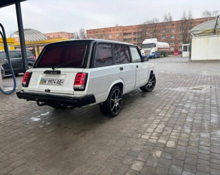 Белый ВАЗ 2104, объемом двигателя 1.5 л и пробегом 320 тыс. км за 1200 $, фото 2 на Automoto.ua