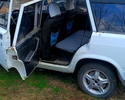 Білий ВАЗ 2104, об'ємом двигуна 1.6 л та пробігом 27 тис. км за 2800 $, фото 3 на Automoto.ua