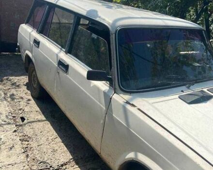 Белый ВАЗ 2104, объемом двигателя 1.3 л и пробегом 350 тыс. км за 352 $, фото 1 на Automoto.ua