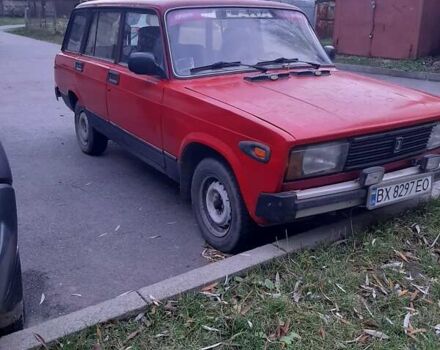 Красный ВАЗ 2104, объемом двигателя 1.5 л и пробегом 220 тыс. км за 350 $, фото 4 на Automoto.ua