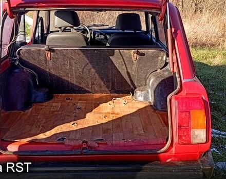 Красный ВАЗ 2104, объемом двигателя 1.5 л и пробегом 56 тыс. км за 710 $, фото 3 на Automoto.ua