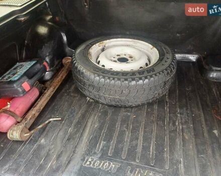 Красный ВАЗ 2104, объемом двигателя 1.5 л и пробегом 300 тыс. км за 549 $, фото 7 на Automoto.ua