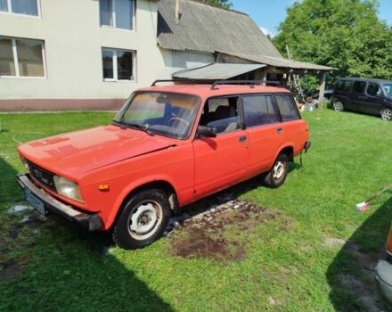 Красный ВАЗ 2104, объемом двигателя 1.5 л и пробегом 200 тыс. км за 250 $, фото 4 на Automoto.ua