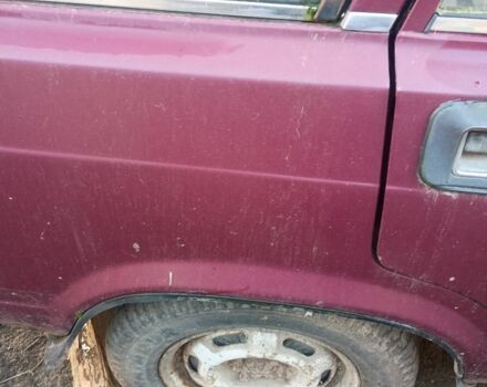 Красный ВАЗ 2104, объемом двигателя 1 л и пробегом 200 тыс. км за 250 $, фото 4 на Automoto.ua