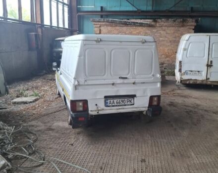 Красный ВАЗ 2104, объемом двигателя 2 л и пробегом 124 тыс. км за 285 $, фото 2 на Automoto.ua