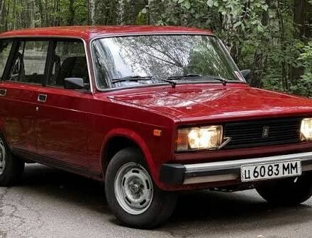 Красный ВАЗ 2104, объемом двигателя 5 л и пробегом 75 тыс. км за 1200 $, фото 1 на Automoto.ua