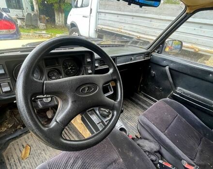 Желтый ВАЗ 2104, объемом двигателя 1.3 л и пробегом 80 тыс. км за 1100 $, фото 4 на Automoto.ua