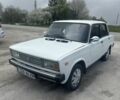 Белый ВАЗ 2105, объемом двигателя 1.5 л и пробегом 64 тыс. км за 550 $, фото 1 на Automoto.ua