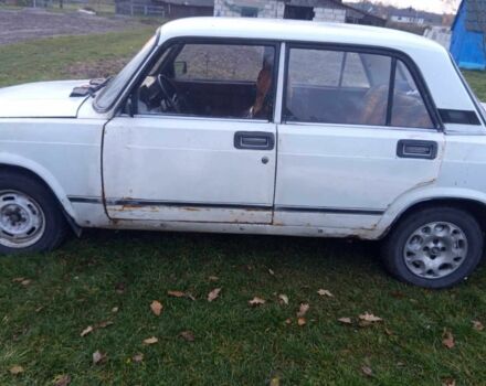 Белый ВАЗ 2105, объемом двигателя 1.2 л и пробегом 400 тыс. км за 382 $, фото 2 на Automoto.ua