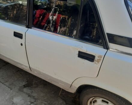 Белый ВАЗ 2105, объемом двигателя 1 л и пробегом 5 тыс. км за 523 $, фото 1 на Automoto.ua