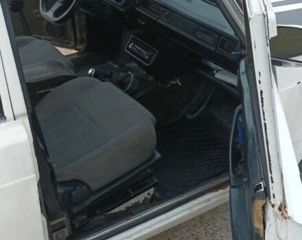 Білий ВАЗ 2105, об'ємом двигуна 1.5 л та пробігом 250 тис. км за 761 $, фото 15 на Automoto.ua