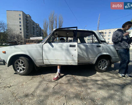 Белый ВАЗ 2105, объемом двигателя 1.7 л и пробегом 500 тыс. км за 1250 $, фото 4 на Automoto.ua