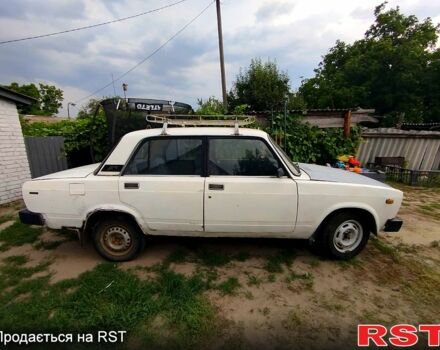 Белый ВАЗ 2105, объемом двигателя 1.3 л и пробегом 300 тыс. км за 430 $, фото 2 на Automoto.ua