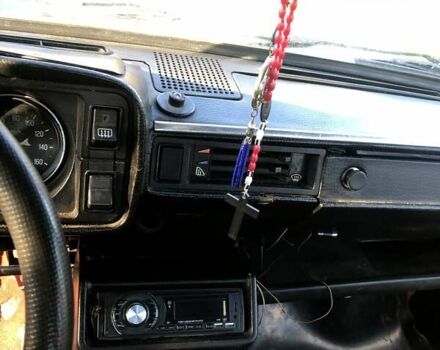 Белый ВАЗ 2105, объемом двигателя 1.5 л и пробегом 180 тыс. км за 620 $, фото 6 на Automoto.ua