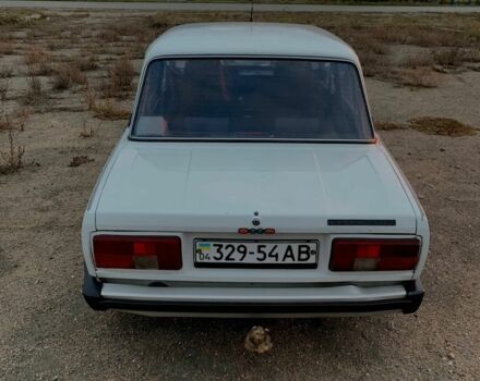 Белый ВАЗ 2105, объемом двигателя 1.5 л и пробегом 100 тыс. км за 597 $, фото 3 на Automoto.ua