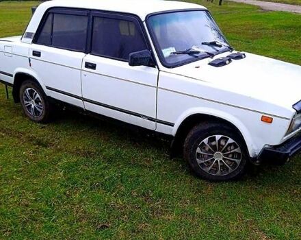 Белый ВАЗ 2105, объемом двигателя 1.2 л и пробегом 100 тыс. км за 900 $, фото 1 на Automoto.ua