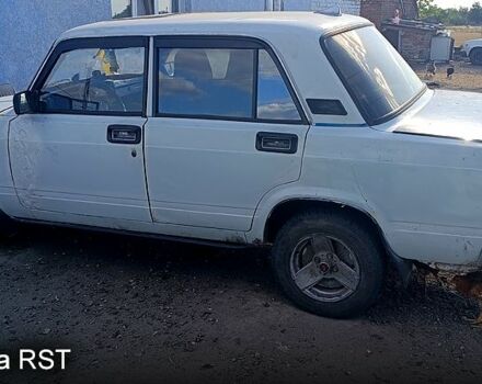 ВАЗ 2105 1982 в Баштанке на Automoto.ua Белый ВАЗ 2105, объемом двигателя 1.3 л и пробегом 100 тыс. км за 800 $, фото 2 на Automoto.ua
