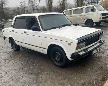 Белый ВАЗ 2105, объемом двигателя 1.3 л и пробегом 200 тыс. км за 713 $, фото 1 на Automoto.ua