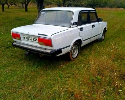 Белый ВАЗ 2105, объемом двигателя 1.5 л и пробегом 0 тыс. км за 650 $, фото 3 на Automoto.ua