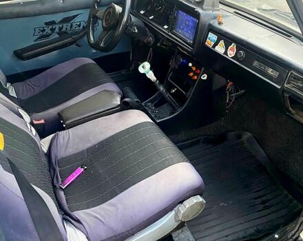 Белый ВАЗ 2105, объемом двигателя 1.2 л и пробегом 500 тыс. км за 1200 $, фото 5 на Automoto.ua