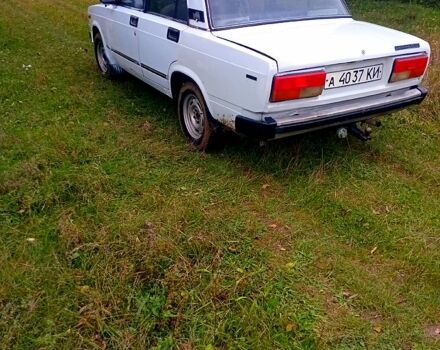Белый ВАЗ 2105, объемом двигателя 1.5 л и пробегом 0 тыс. км за 650 $, фото 2 на Automoto.ua