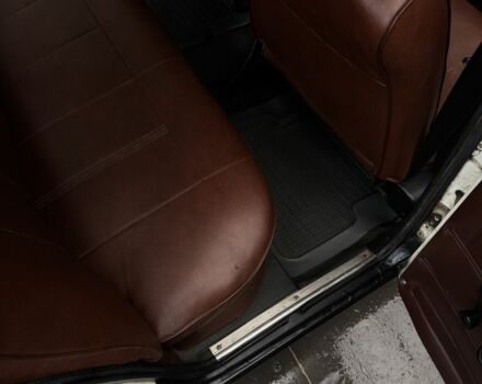 Белый ВАЗ 2105, объемом двигателя 1.5 л и пробегом 1 тыс. км за 912 $, фото 6 на Automoto.ua