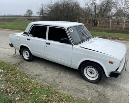 Белый ВАЗ 2105, объемом двигателя 1.5 л и пробегом 50 тыс. км за 713 $, фото 1 на Automoto.ua