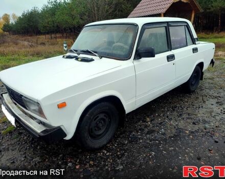 Белый ВАЗ 2105, объемом двигателя 1.2 л и пробегом 200 тыс. км за 750 $, фото 2 на Automoto.ua