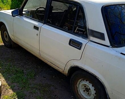 Белый ВАЗ 2105, объемом двигателя 1.7 л и пробегом 55 тыс. км за 600 $, фото 2 на Automoto.ua