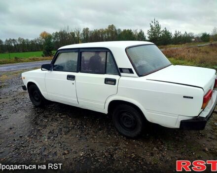 Белый ВАЗ 2105, объемом двигателя 1.2 л и пробегом 200 тыс. км за 750 $, фото 3 на Automoto.ua