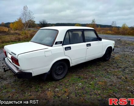 Белый ВАЗ 2105, объемом двигателя 1.2 л и пробегом 200 тыс. км за 750 $, фото 5 на Automoto.ua