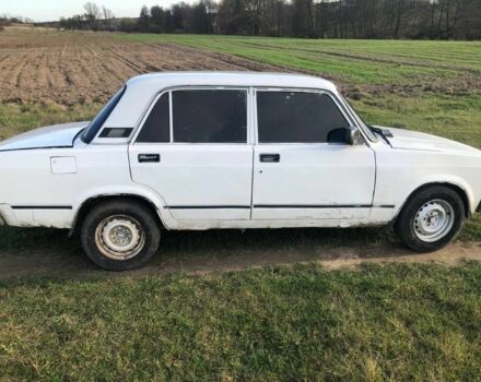 Белый ВАЗ 2105, объемом двигателя 1.3 л и пробегом 27 тыс. км за 550 $, фото 3 на Automoto.ua