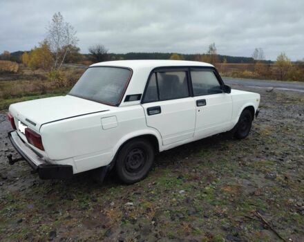 Белый ВАЗ 2105, объемом двигателя 0 л и пробегом 300 тыс. км за 750 $, фото 6 на Automoto.ua