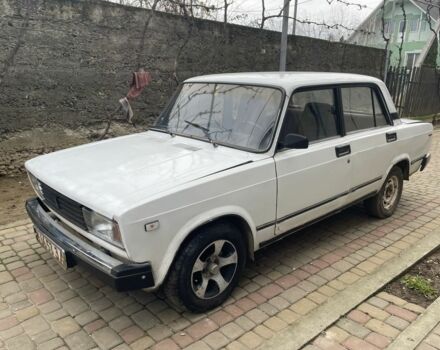 Белый ВАЗ 2105, объемом двигателя 1.5 л и пробегом 69 тыс. км за 593 $, фото 1 на Automoto.ua