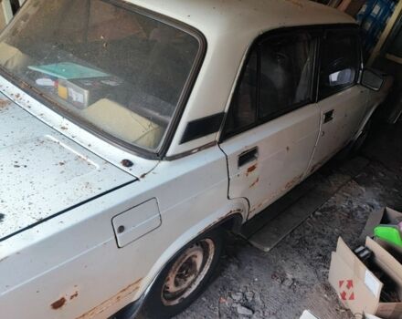 Белый ВАЗ 2105, объемом двигателя 0 л и пробегом 1000 тыс. км за 360 $, фото 1 на Automoto.ua