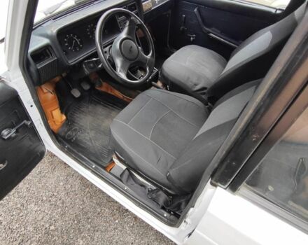 Белый ВАЗ 2105, объемом двигателя 0 л и пробегом 1 тыс. км за 624 $, фото 1 на Automoto.ua