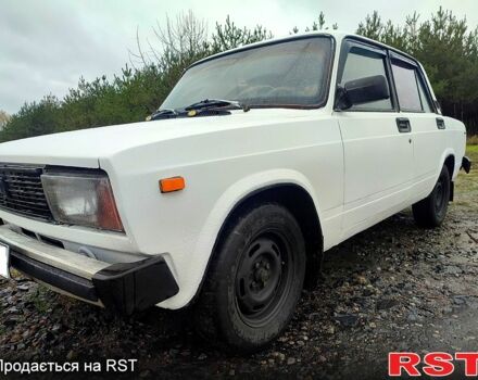 Белый ВАЗ 2105, объемом двигателя 1.2 л и пробегом 200 тыс. км за 750 $, фото 1 на Automoto.ua