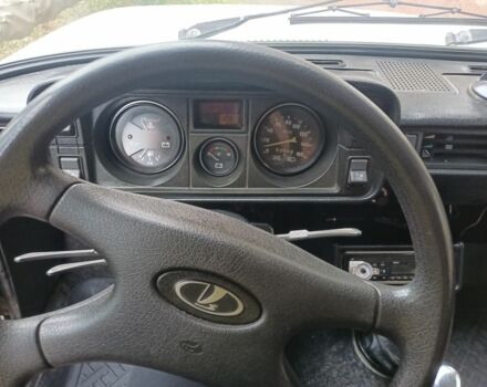 Белый ВАЗ 2105, объемом двигателя 1.5 л и пробегом 245 тыс. км за 1100 $, фото 5 на Automoto.ua