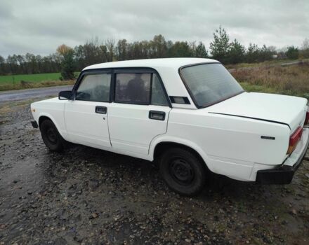 Белый ВАЗ 2105, объемом двигателя 0 л и пробегом 300 тыс. км за 750 $, фото 4 на Automoto.ua