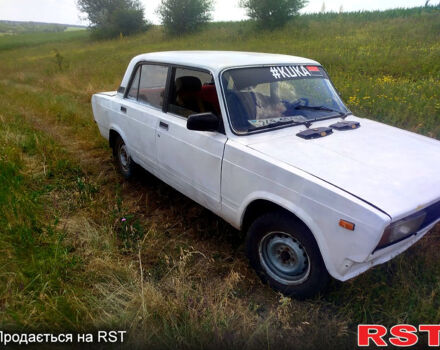 Белый ВАЗ 2105, объемом двигателя 1.5 л и пробегом 60 тыс. км за 370 $, фото 2 на Automoto.ua