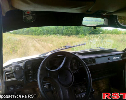 Белый ВАЗ 2105, объемом двигателя 1.5 л и пробегом 60 тыс. км за 370 $, фото 4 на Automoto.ua