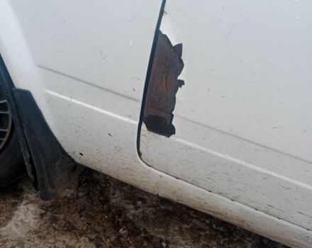 Белый ВАЗ 2105, объемом двигателя 1.2 л и пробегом 300 тыс. км за 714 $, фото 4 на Automoto.ua