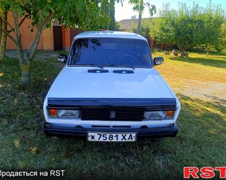 Белый ВАЗ 2105, объемом двигателя 1.3 л и пробегом 27 тыс. км за 550 $, фото 2 на Automoto.ua