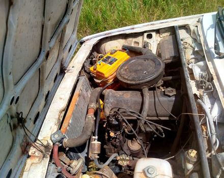 Белый ВАЗ 2105, объемом двигателя 1.5 л и пробегом 60 тыс. км за 370 $, фото 7 на Automoto.ua