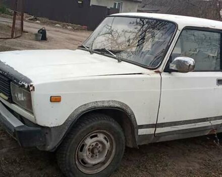 Белый ВАЗ 2105, объемом двигателя 1.3 л и пробегом 210 тыс. км за 350 $, фото 2 на Automoto.ua