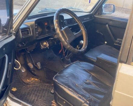 Белый ВАЗ 2105, объемом двигателя 0 л и пробегом 98 тыс. км за 358 $, фото 4 на Automoto.ua
