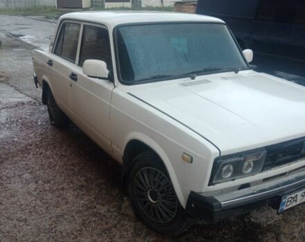 Белый ВАЗ 2105, объемом двигателя 1.2 л и пробегом 300 тыс. км за 714 $, фото 1 на Automoto.ua
