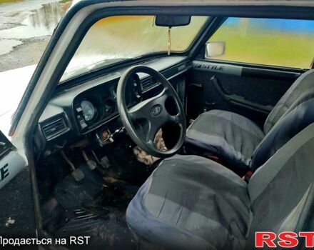 Белый ВАЗ 2105, объемом двигателя 1.2 л и пробегом 0 тыс. км за 650 $, фото 9 на Automoto.ua