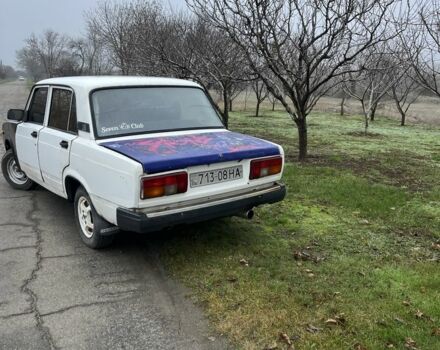 Белый ВАЗ 2105, объемом двигателя 1.5 л и пробегом 1 тыс. км за 426 $, фото 4 на Automoto.ua